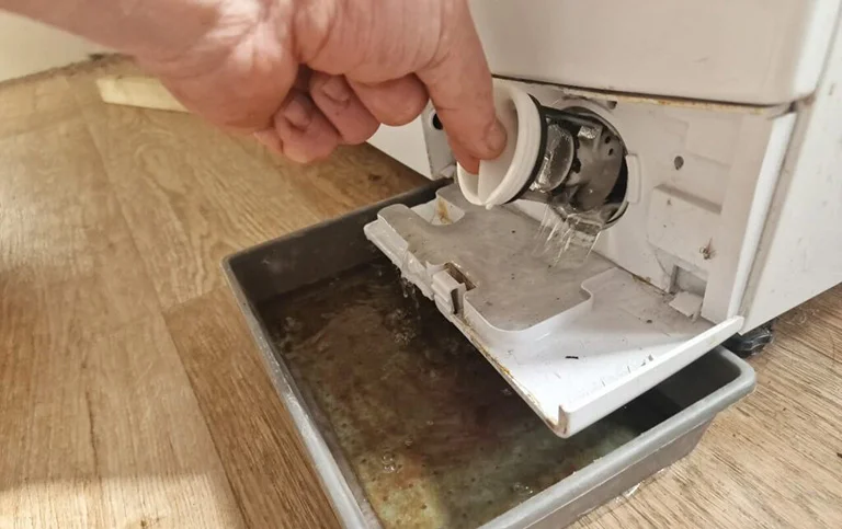 روش تخلیه آب ماشین لباسشویی بهصورت اضطراری